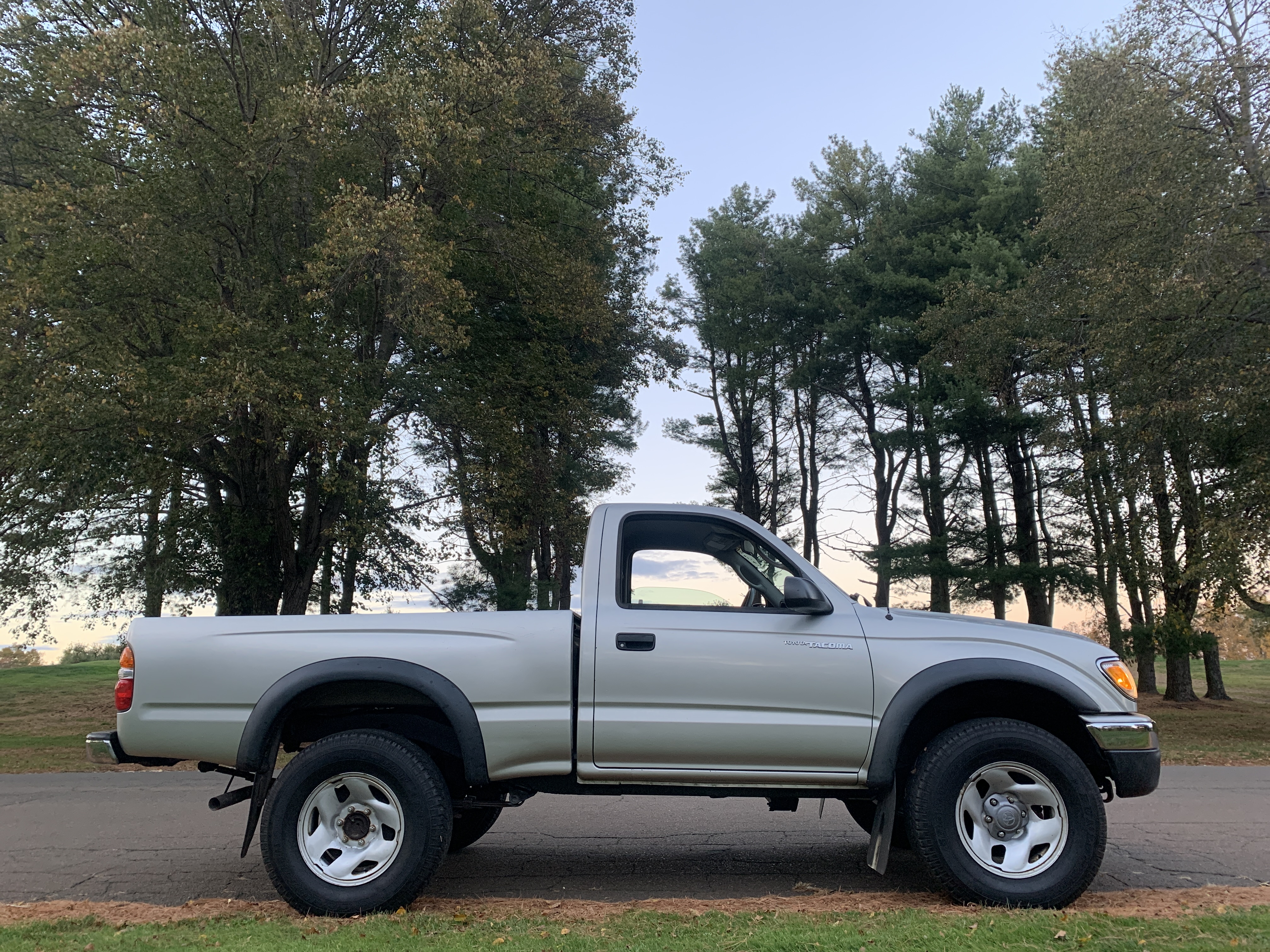 2004 Toyota Tacoma SR5 4x4 Pickup — photo 118